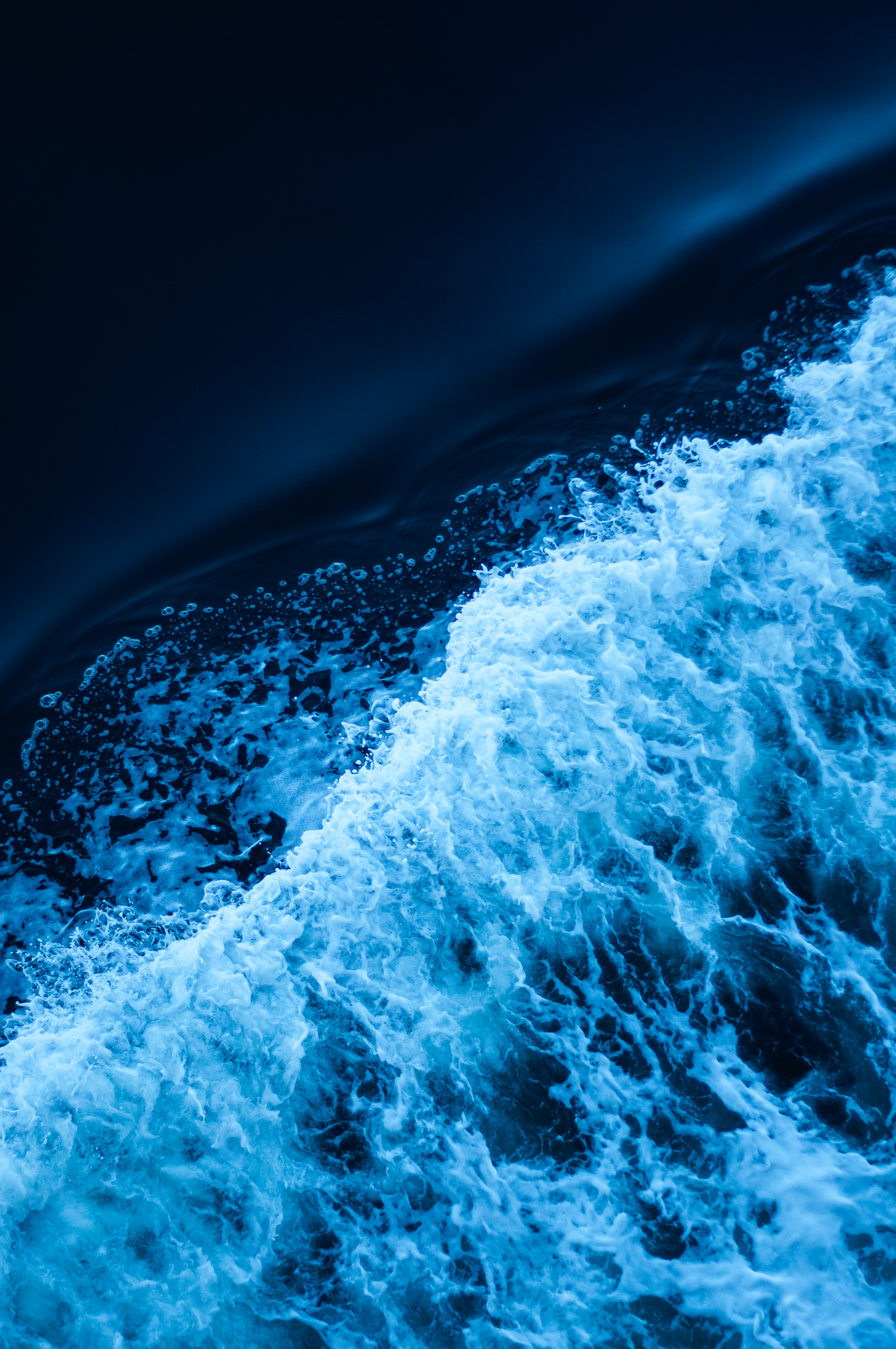 ark blue aesthetic waves